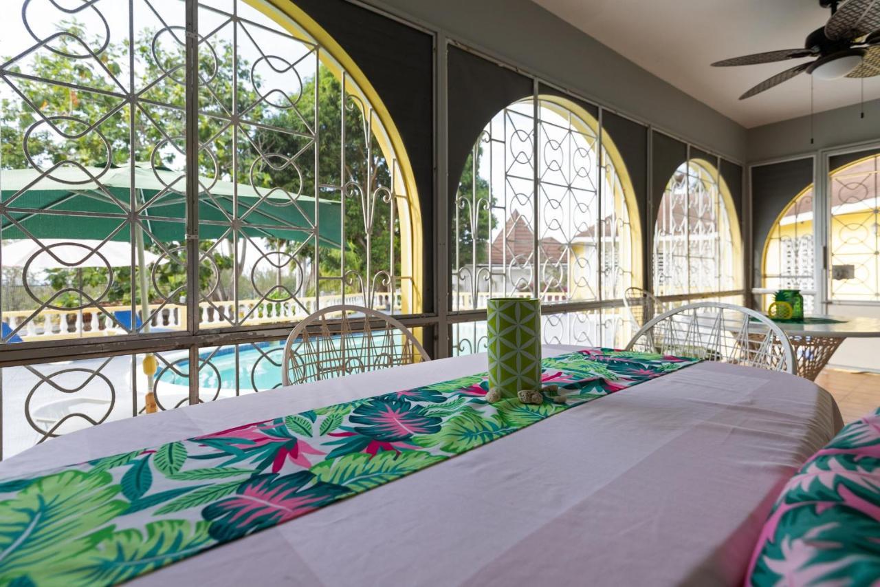 Yancey Largo Villa With Private Pool Montego Bay Luaran gambar